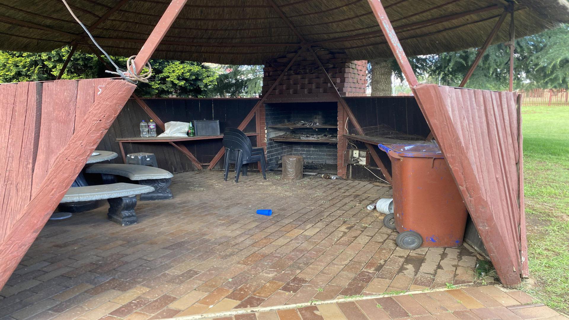 Entertainment of property in Springs