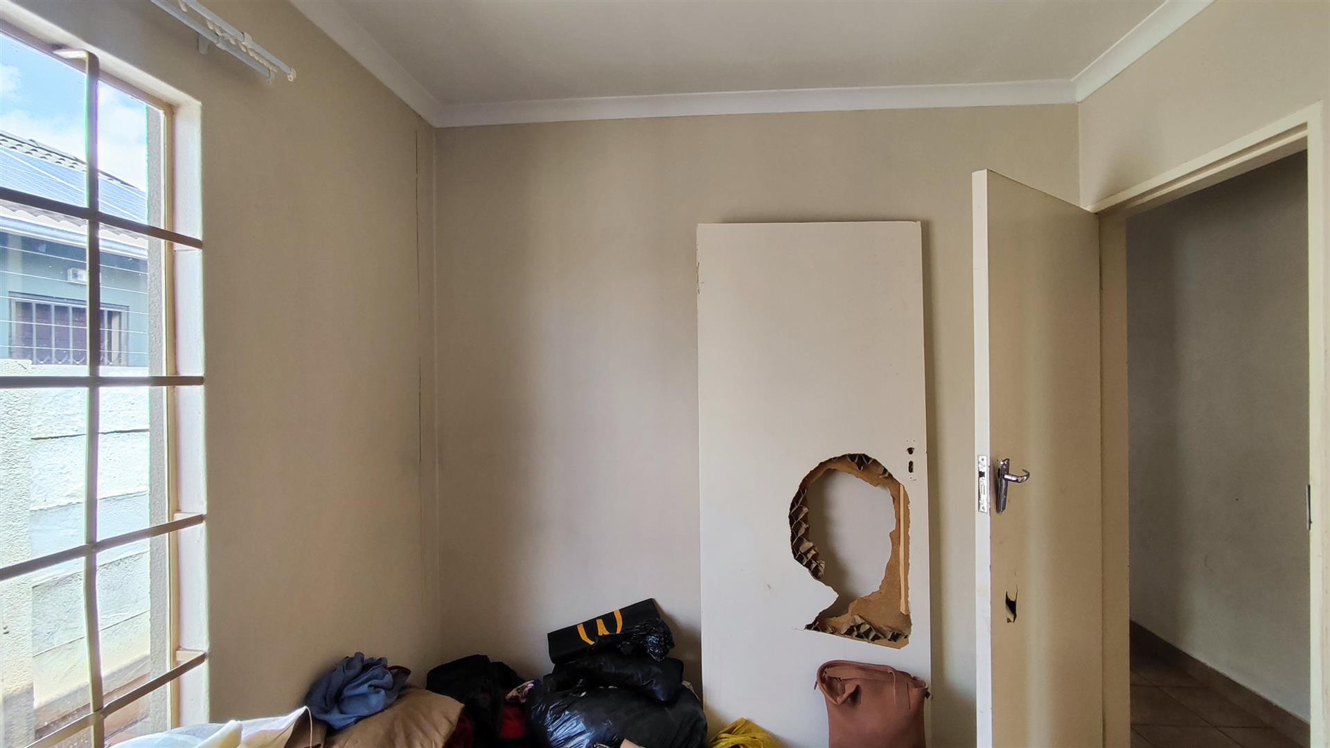 Bed Room 1 - 9 square meters of property in Sky City