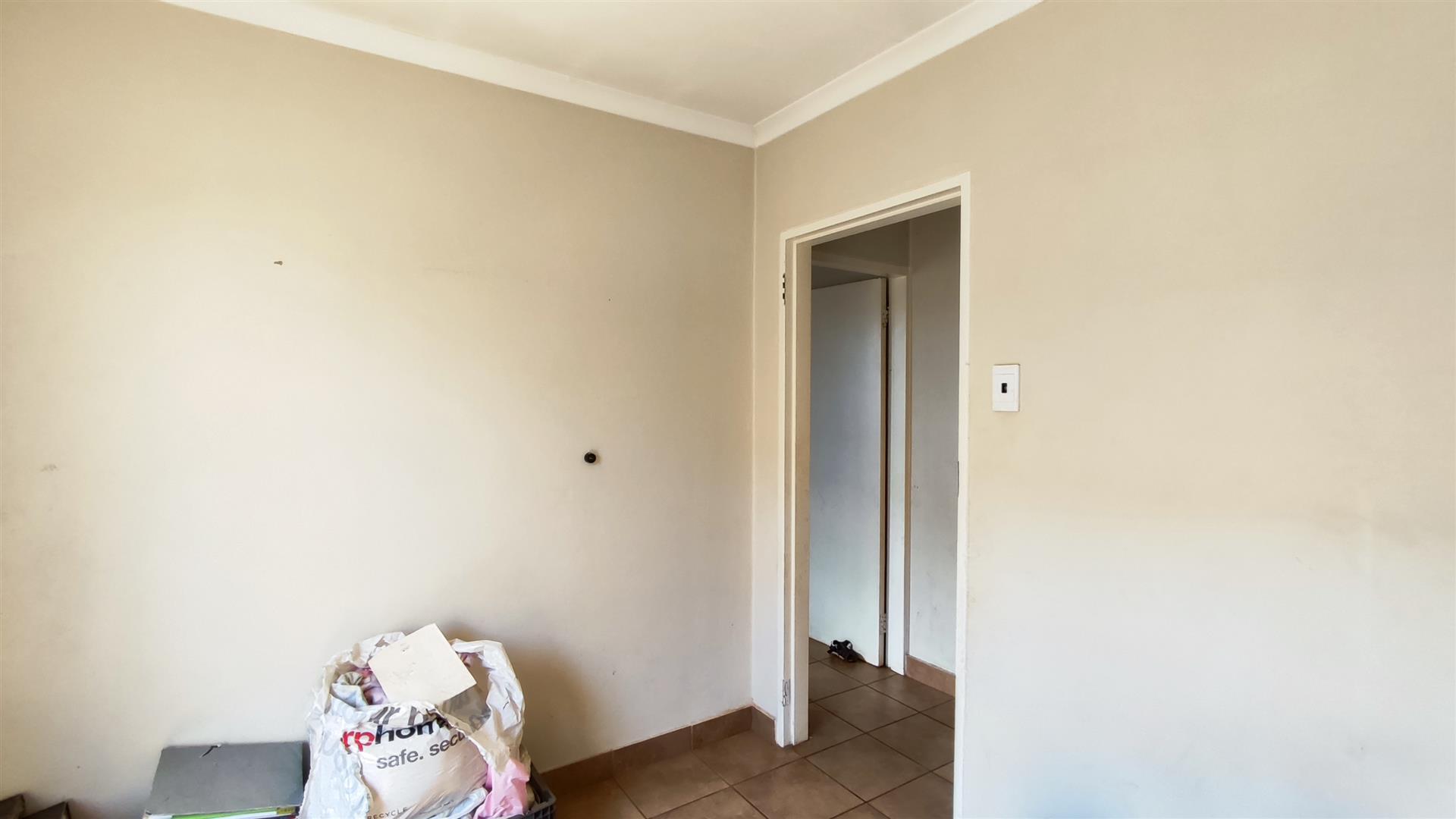 Bed Room 2 - 9 square meters of property in Sky City