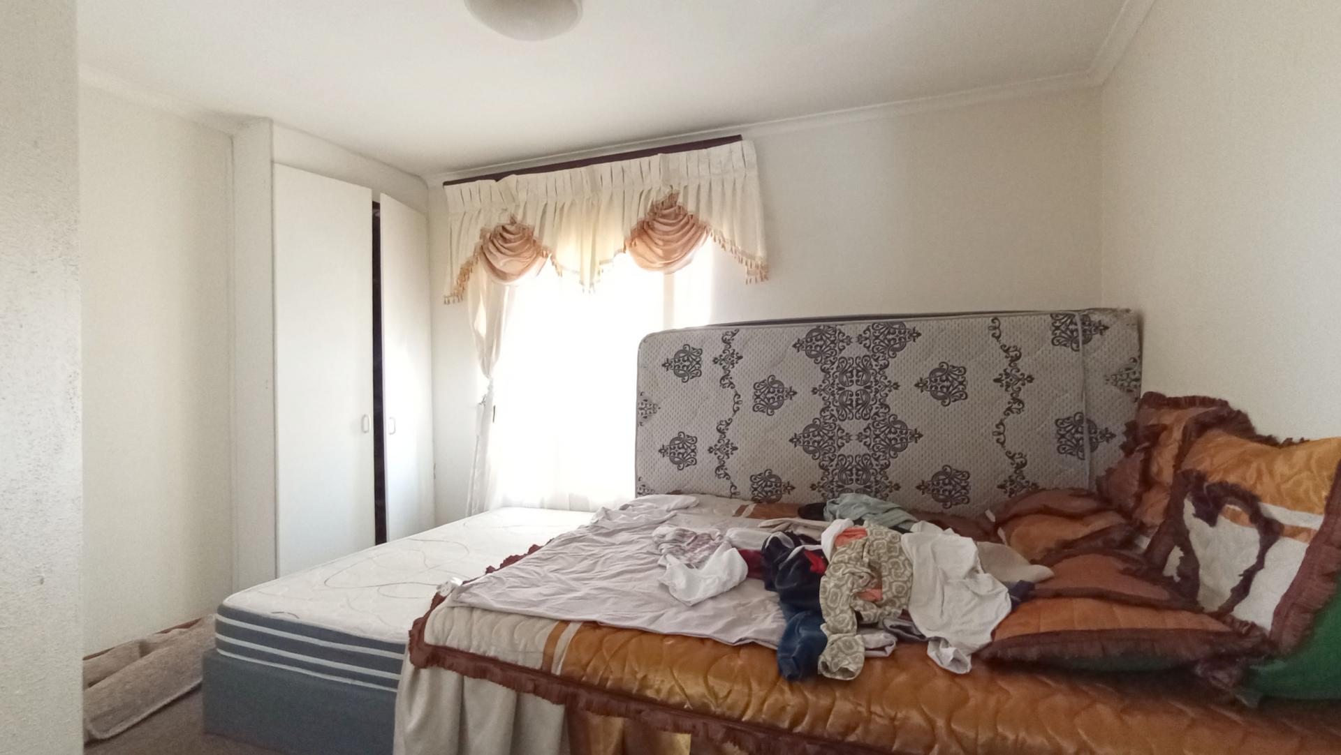 Bed Room 2 - 14 square meters of property in Randburg
