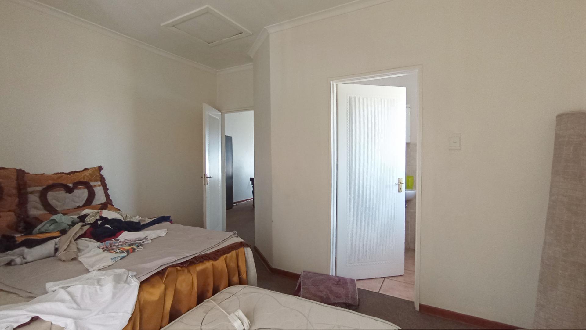 Bed Room 2 - 14 square meters of property in Randburg