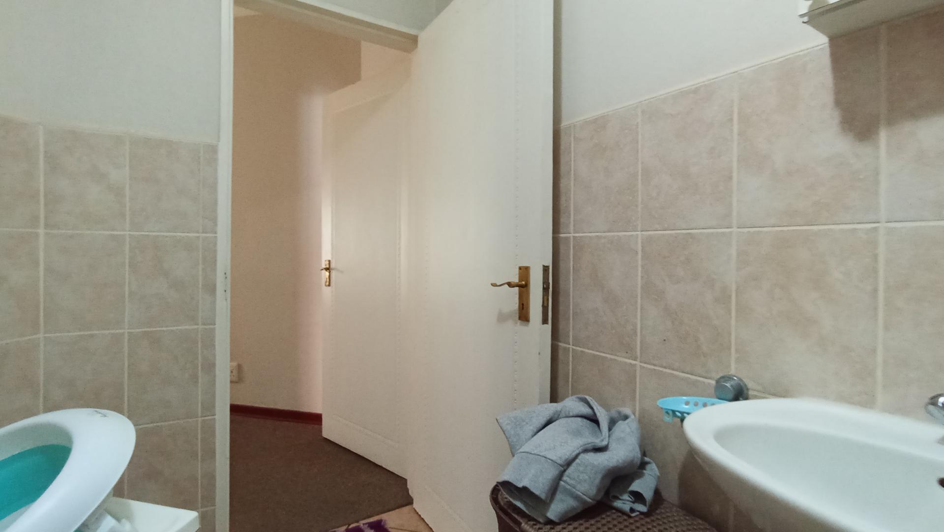 Bathroom 1 - 6 square meters of property in Randburg