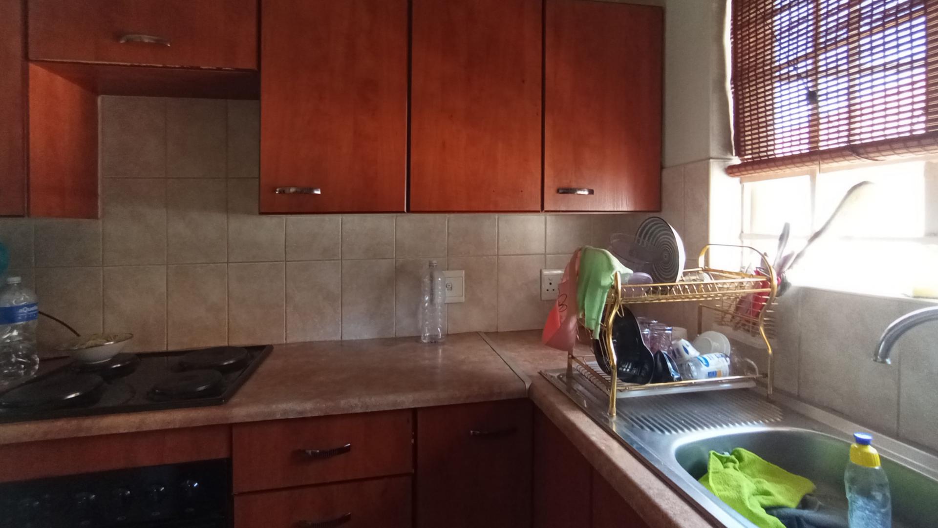 Kitchen - 9 square meters of property in Randburg