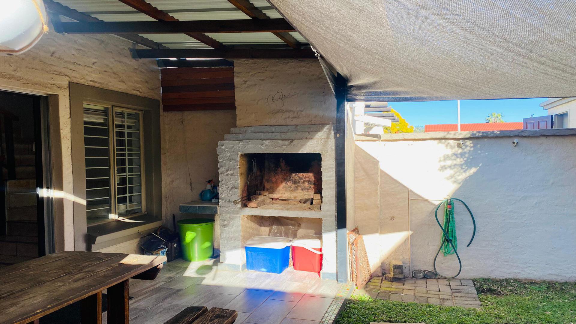 Braai Area of property in Pretorius Park