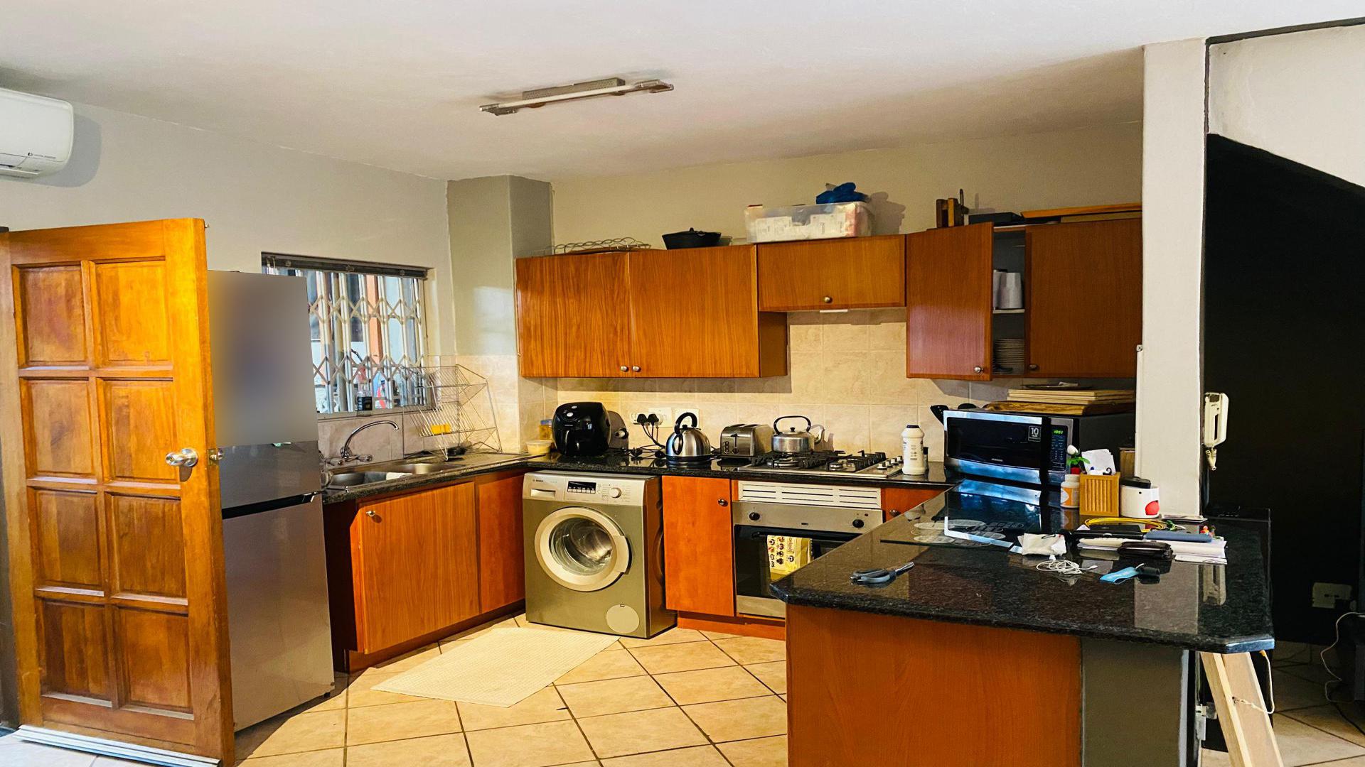 Kitchen of property in Pretorius Park