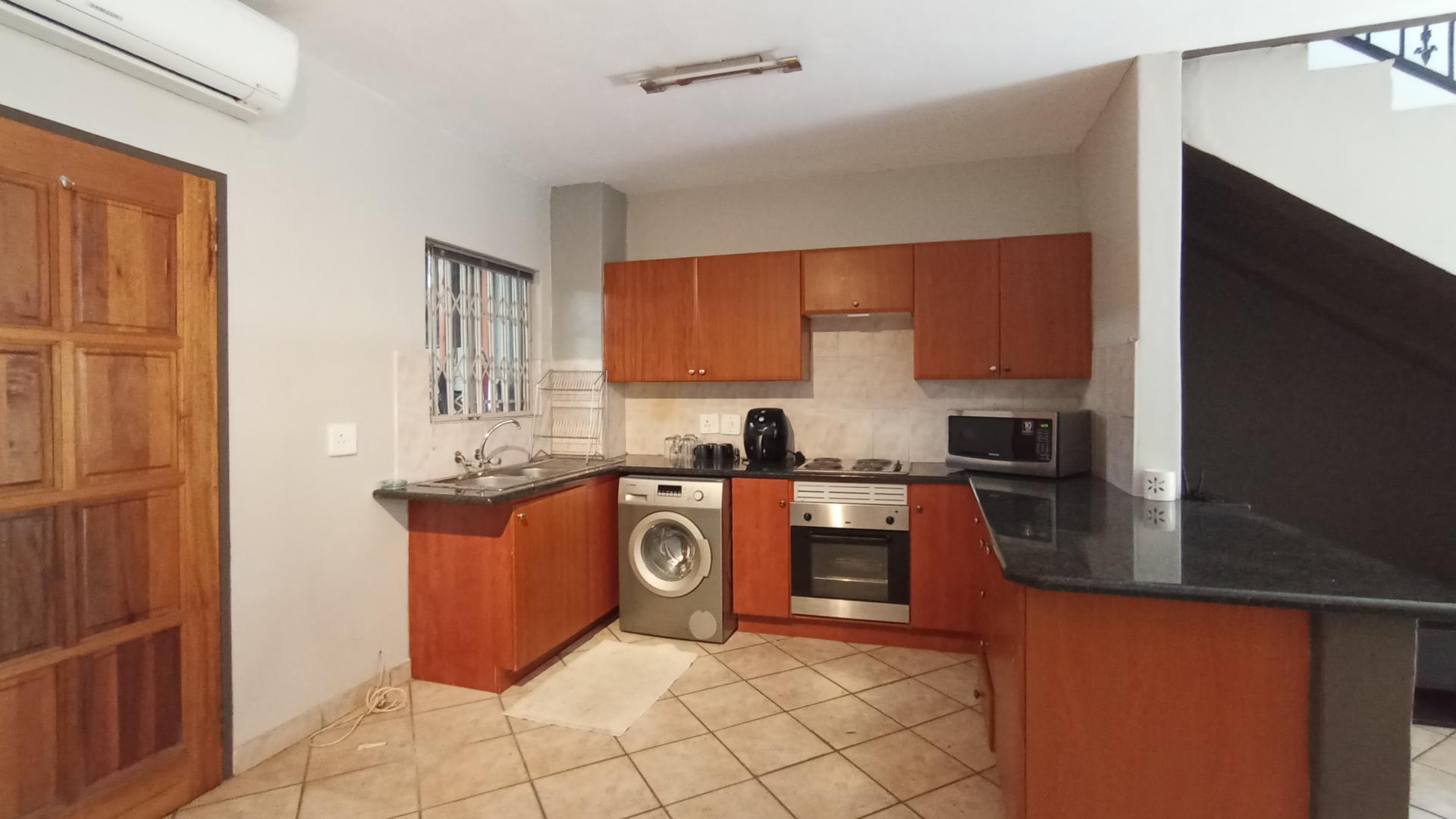 Kitchen - 17 square meters of property in Pretorius Park