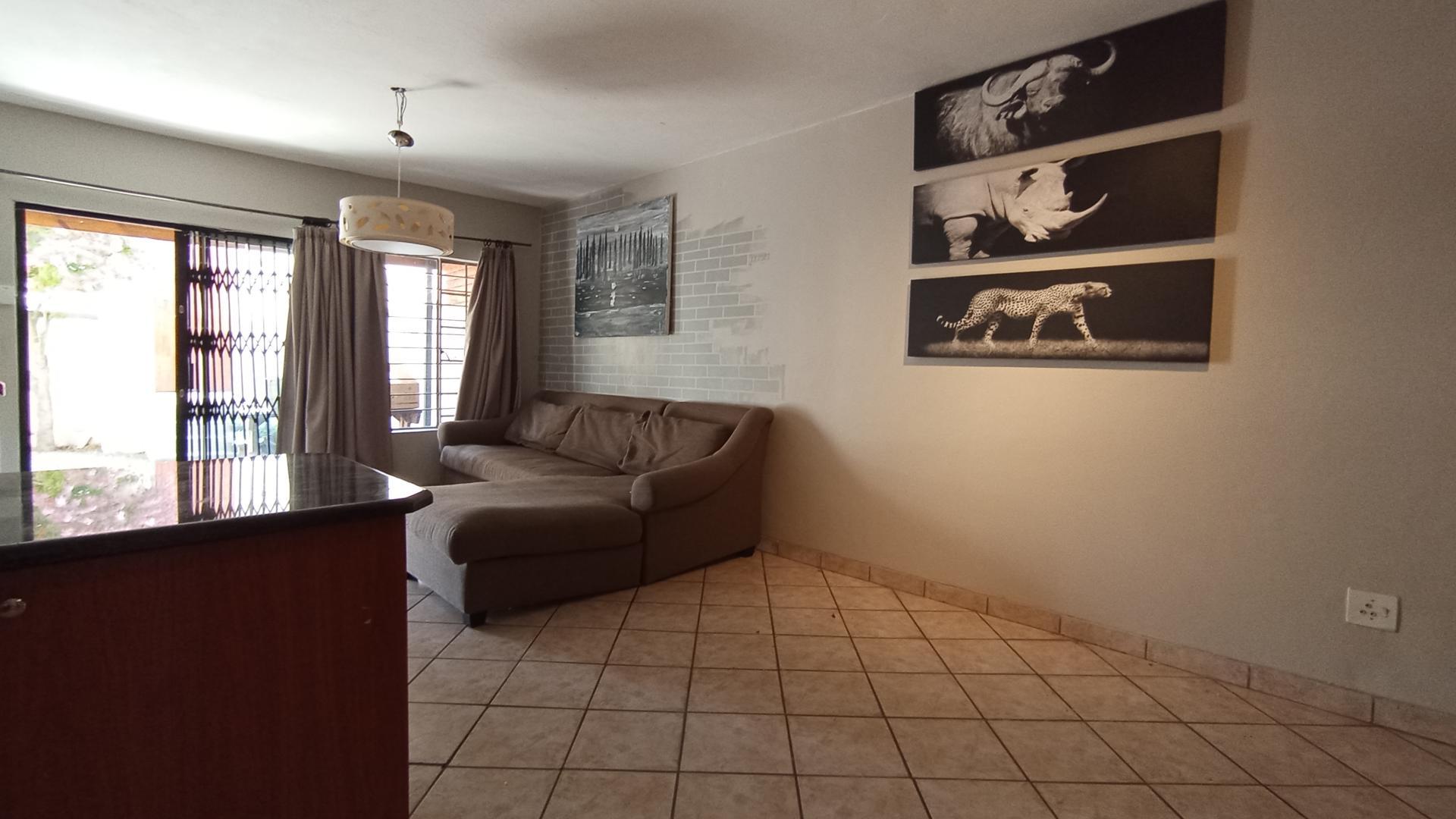 Kitchen - 17 square meters of property in Pretorius Park
