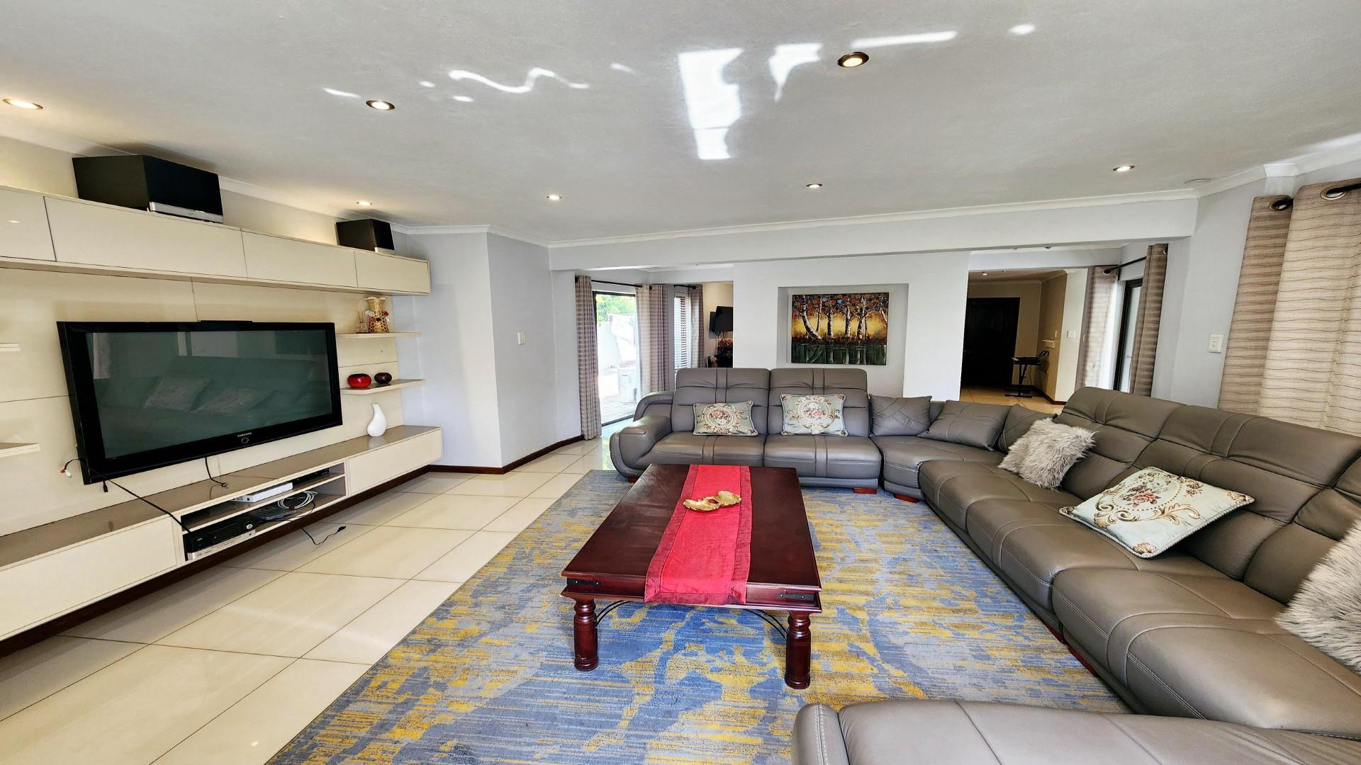Lounges - 35 square meters of property in Midstream Estate