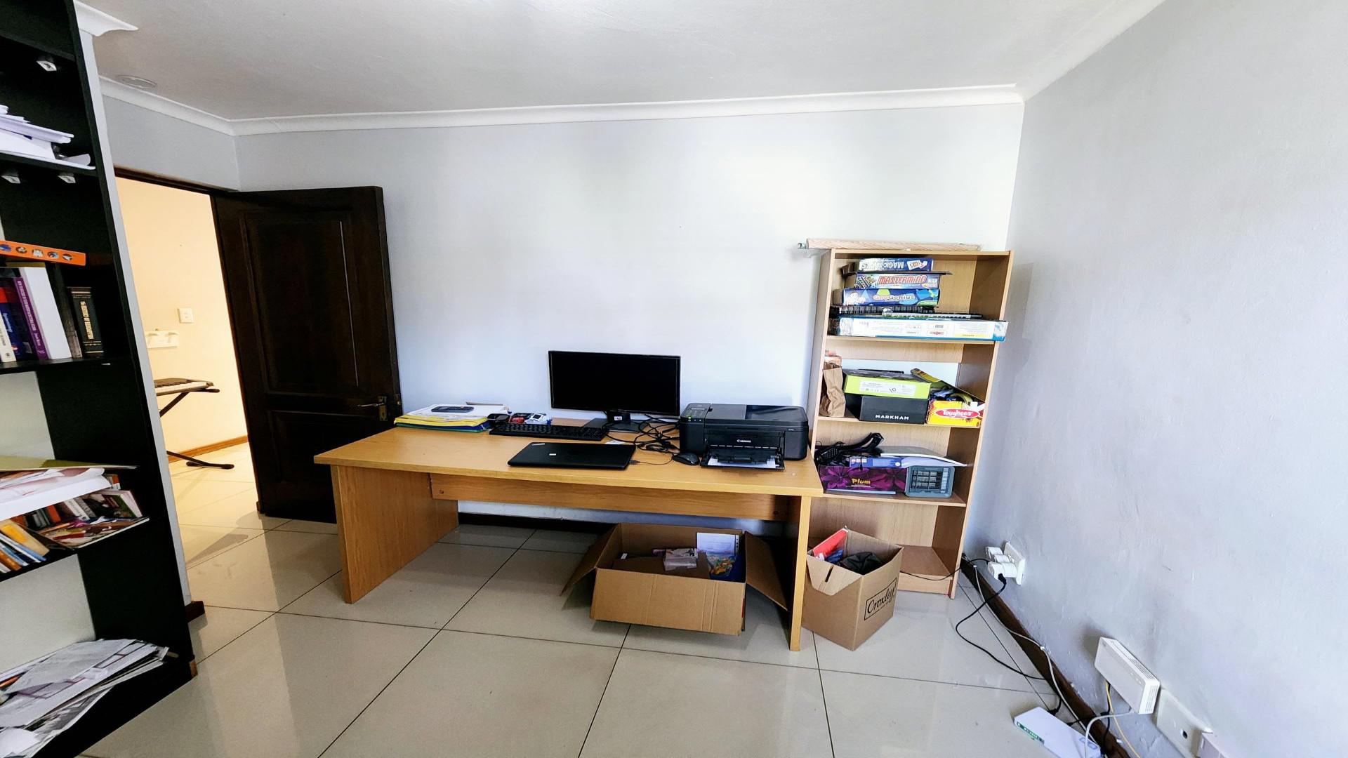 Study - 11 square meters of property in Midstream Estate