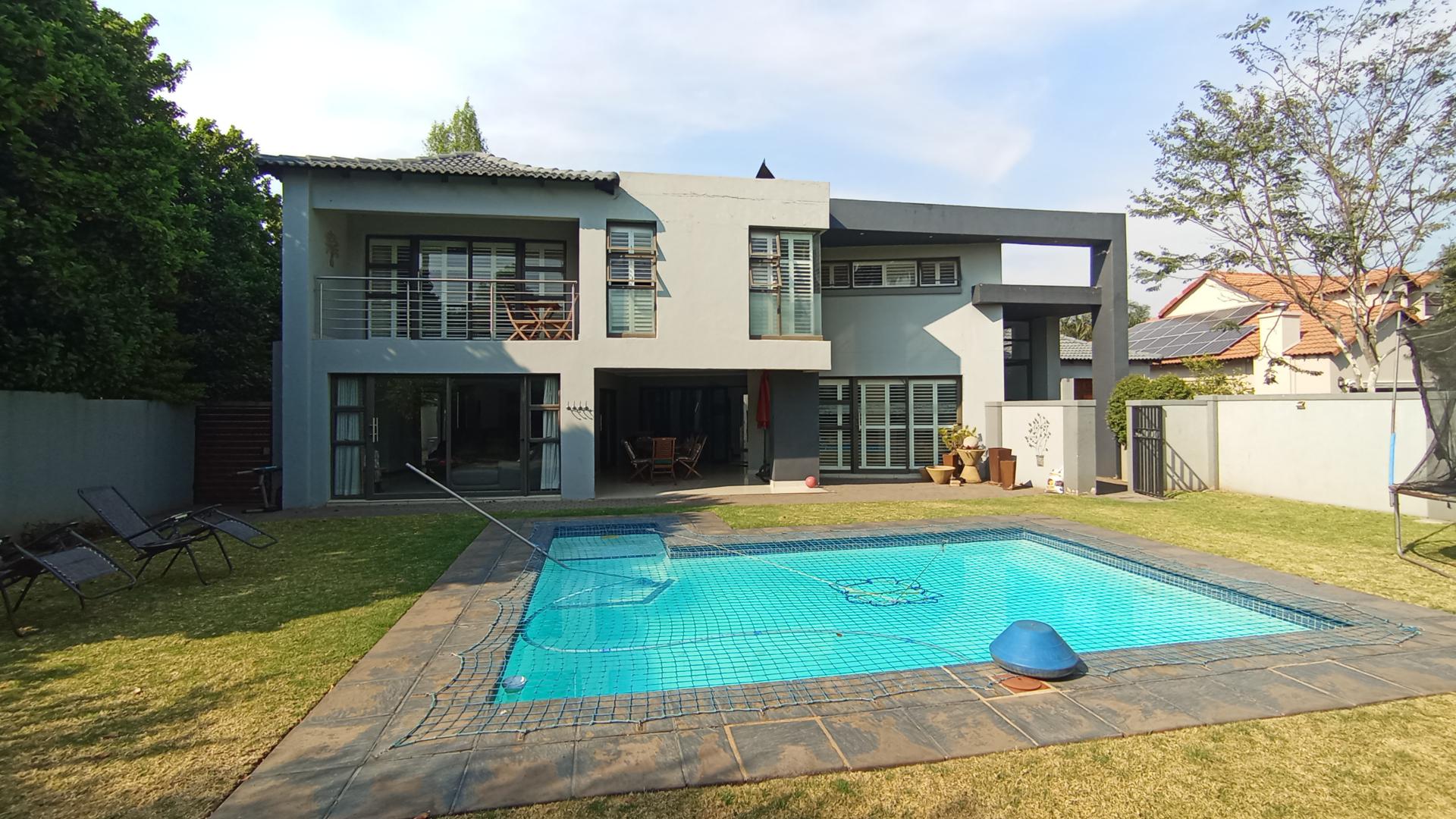 Swimming Pool of property in Midstream Estate