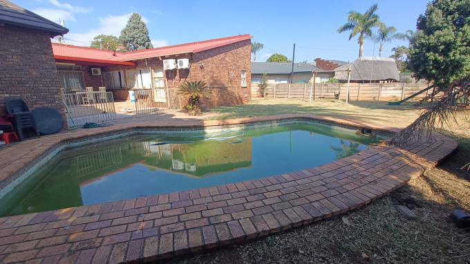 4 Bedroom House for Sale For Sale in Sinoville - MR690766