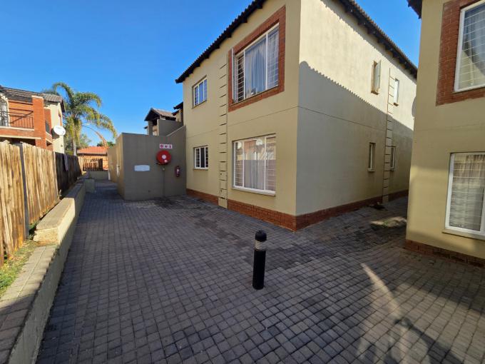 2 Bedroom Apartment for Sale For Sale in Montana Tuine - MR690773