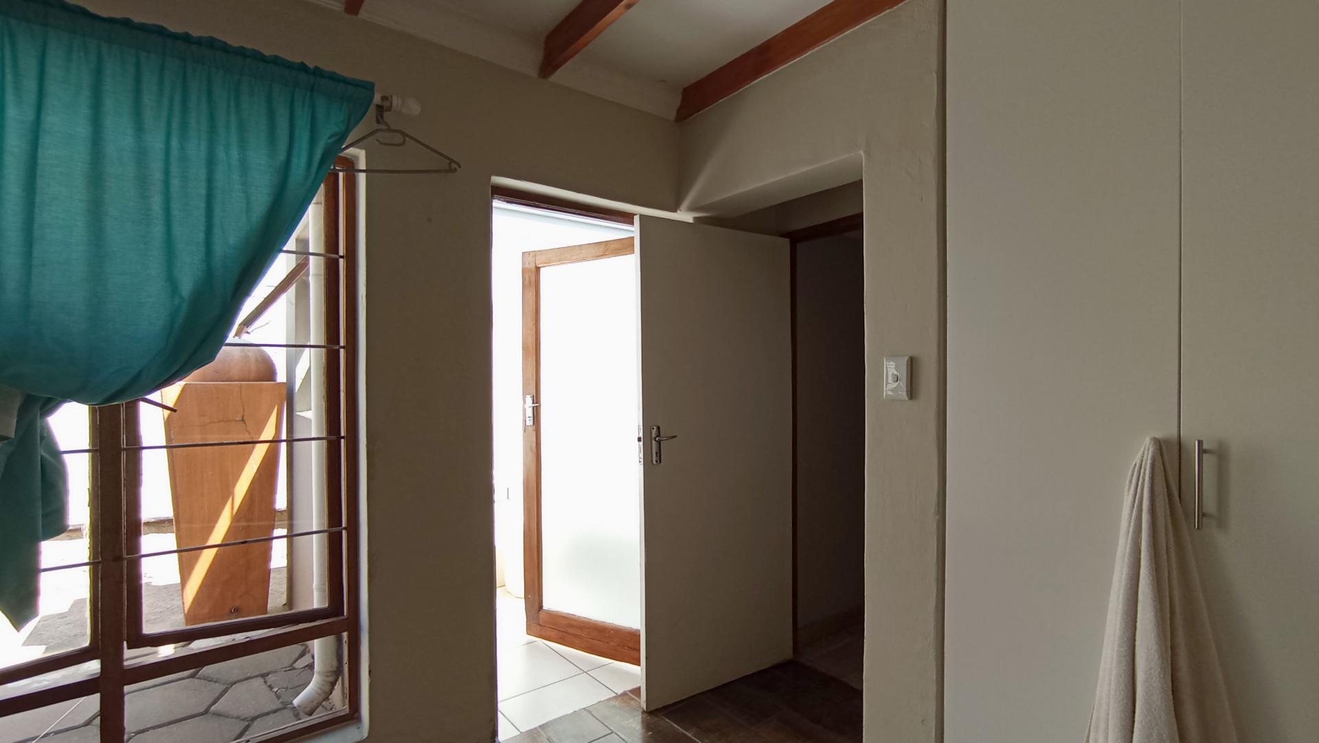 Bed Room 1 - 37 square meters of property in Melville