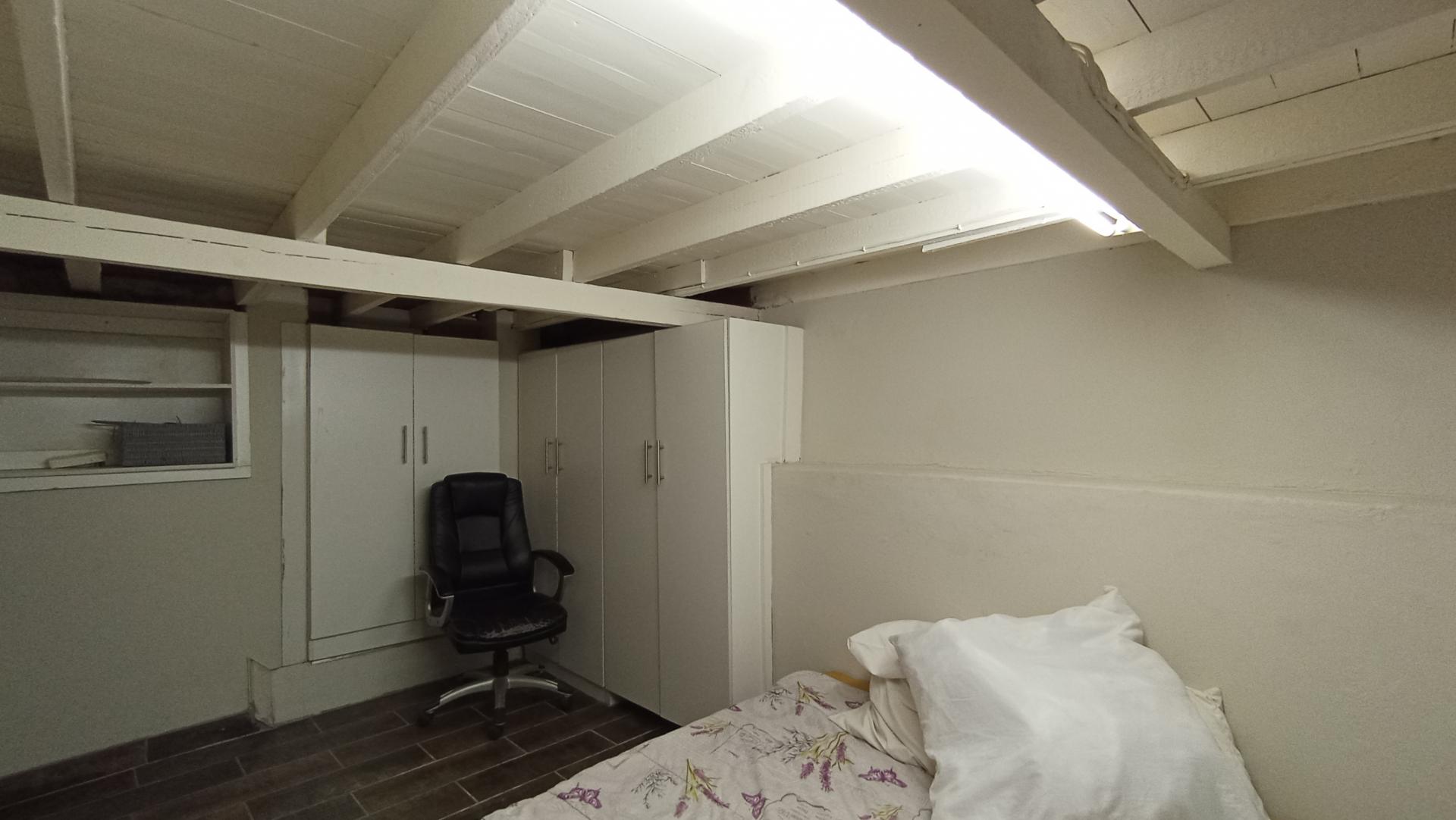 Bed Room 3 - 17 square meters of property in Melville