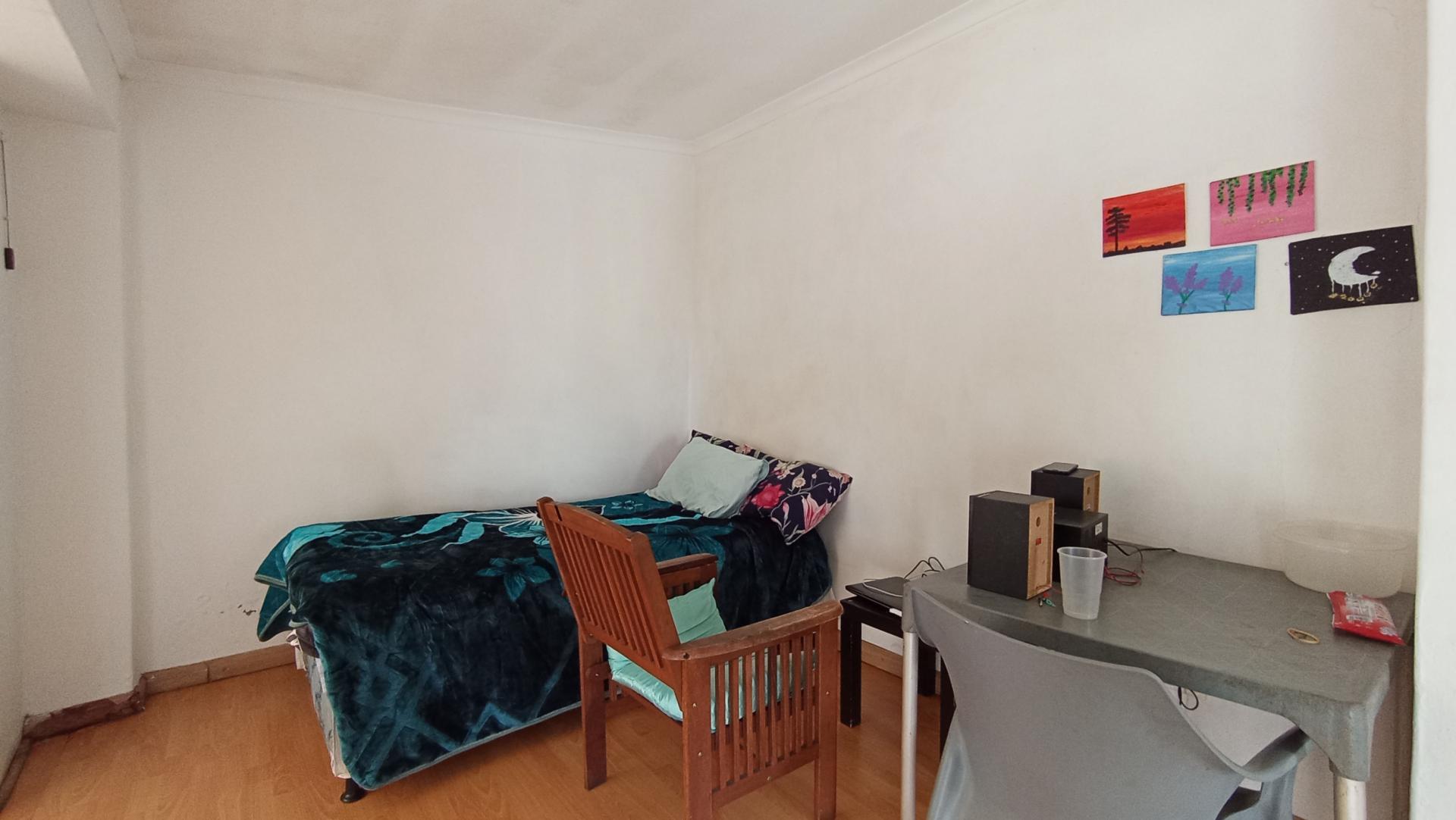 Bed Room 1 - 37 square meters of property in Melville