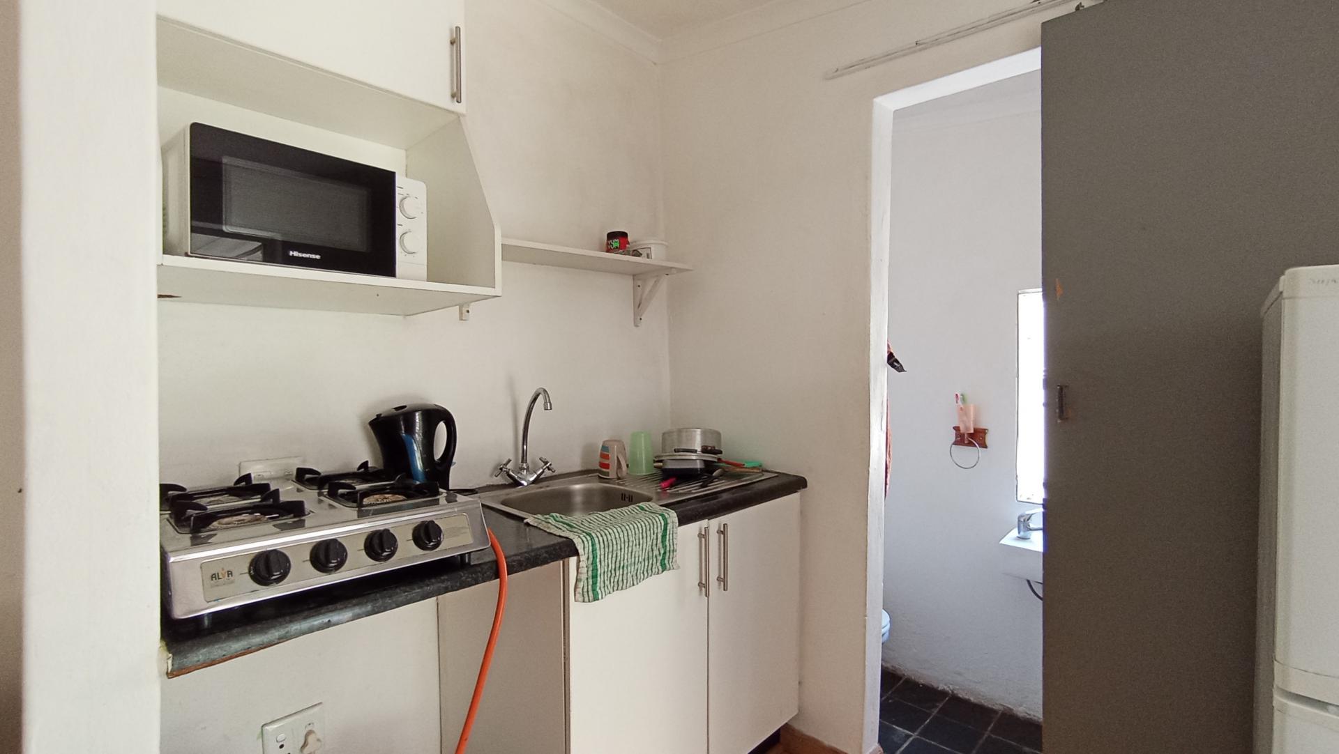 Kitchen - 35 square meters of property in Melville