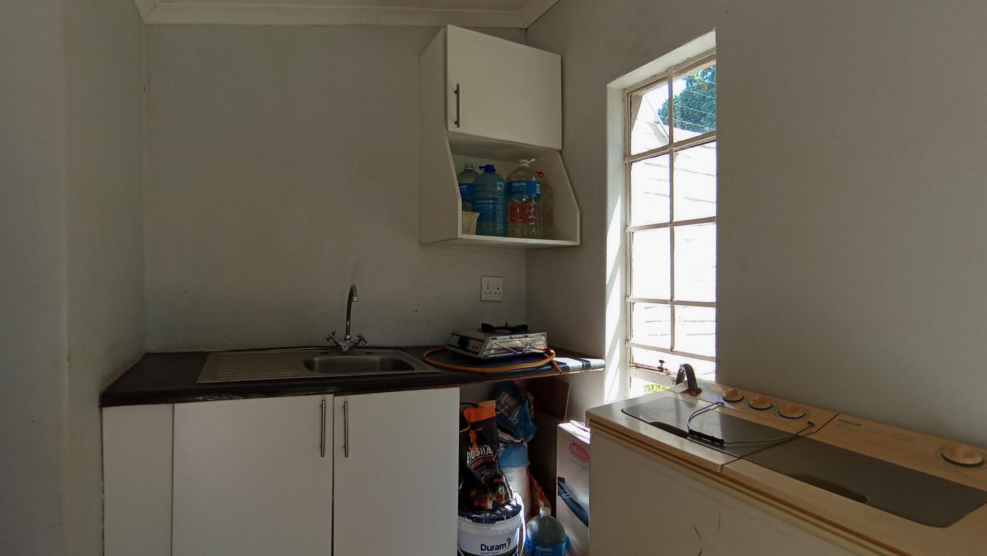 Kitchen - 35 square meters of property in Melville