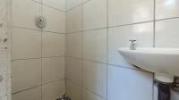 Bathroom 1 - 13 square meters of property in Melville