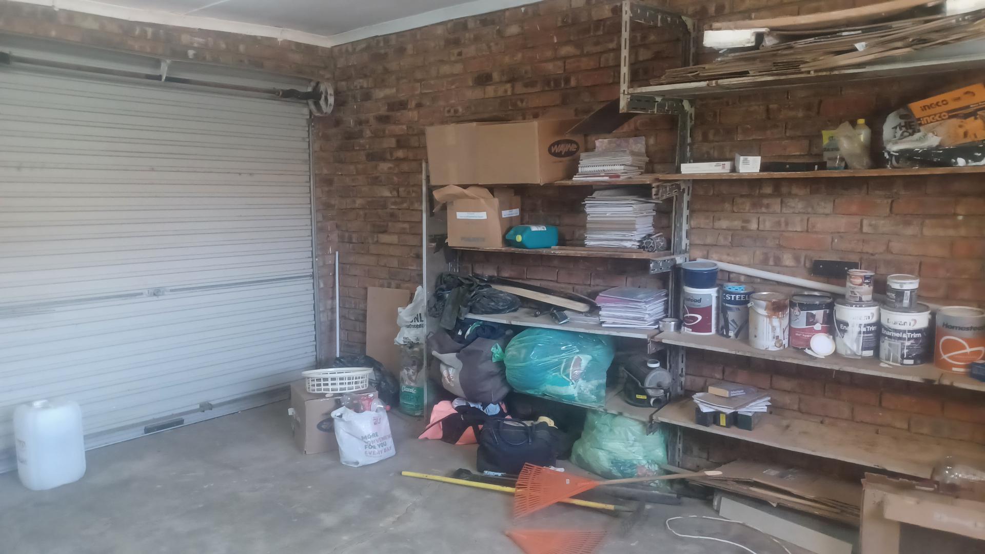 Garage of property in Riebeeckstad