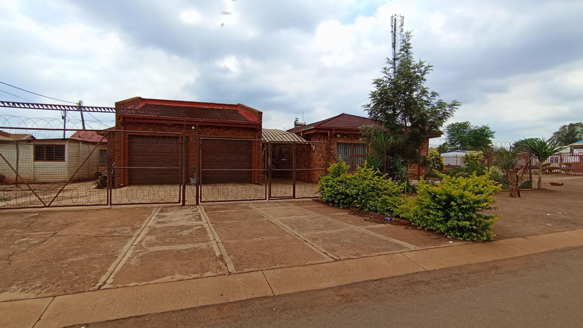 Front View of property in Ga-Rankuwa