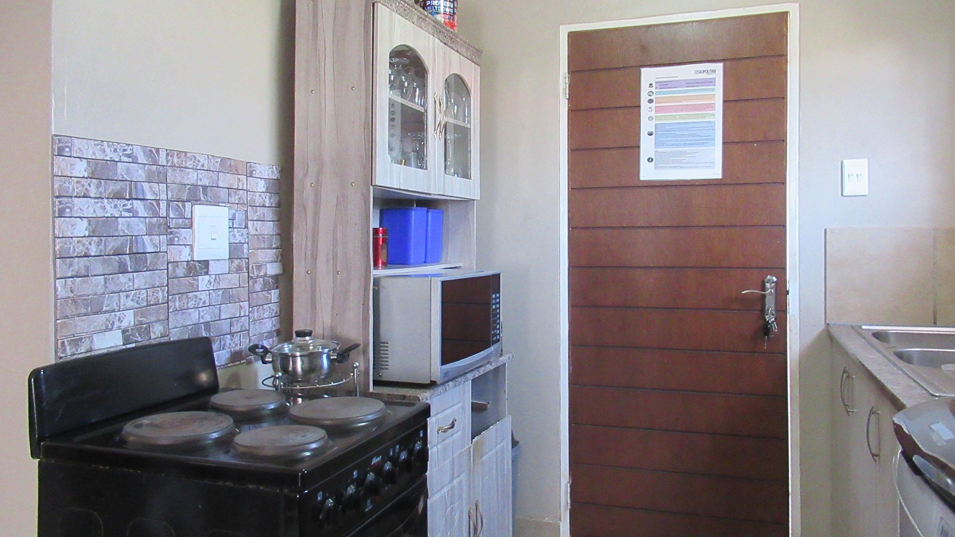 Kitchen - 4 square meters of property in Savanna City