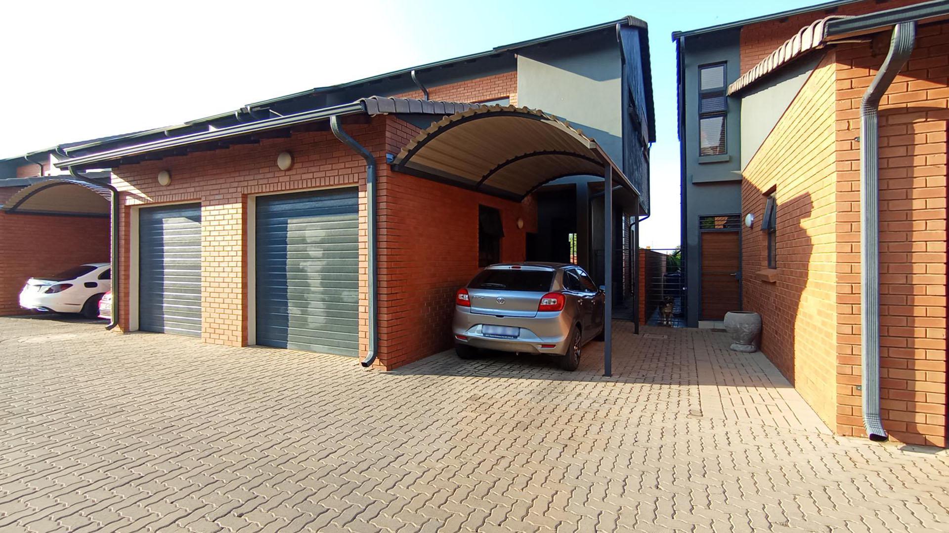 Front View of property in Montana