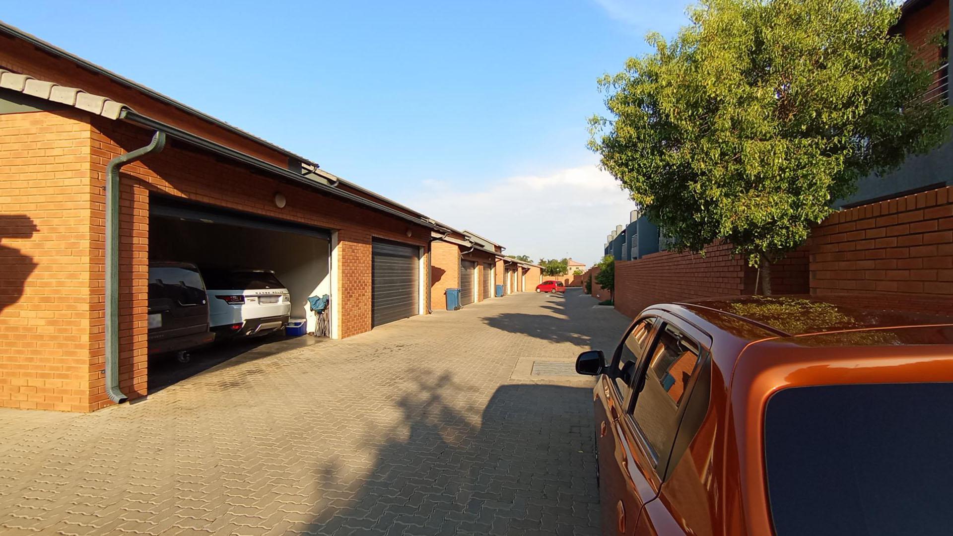 Front View of property in Montana