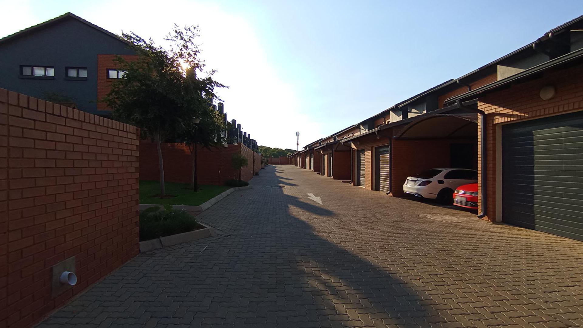 Front View of property in Montana