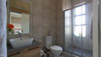 Main Bathroom - 5 square meters of property in Montana