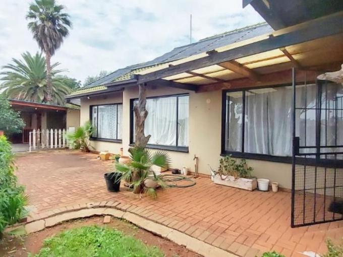 4 Bedroom House for Sale For Sale in Henley-on-Klip - MR690806