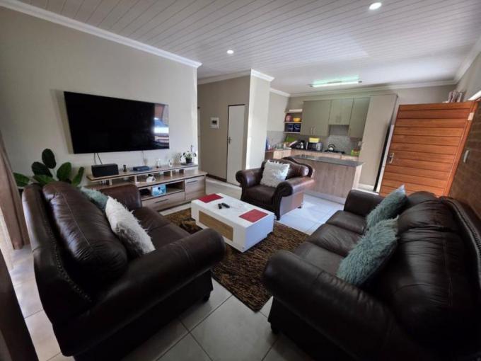 3 Bedroom Simplex for Sale For Sale in Montana - MR690817