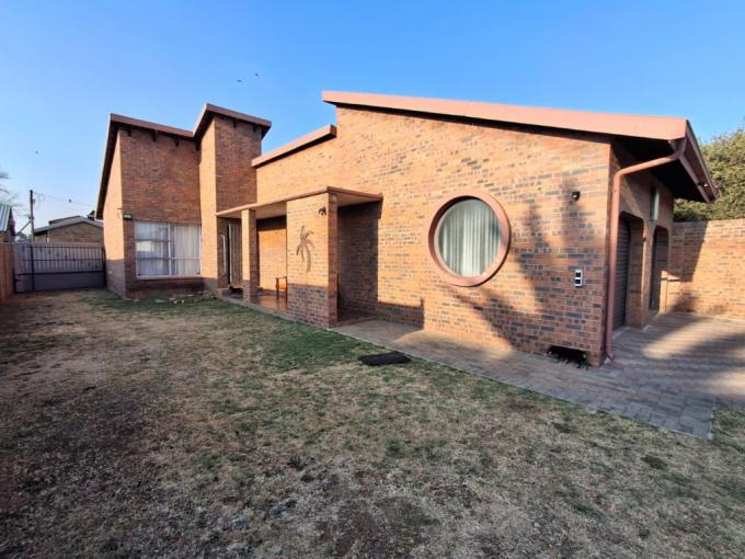 3 Bedroom Simplex for Sale For Sale in Nigel - MR690842