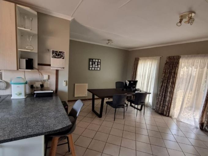 2 Bedroom Apartment for Sale For Sale in Die Hoewes - MR690843