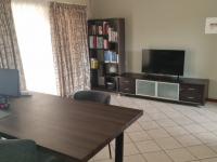  of property in Die Hoewes