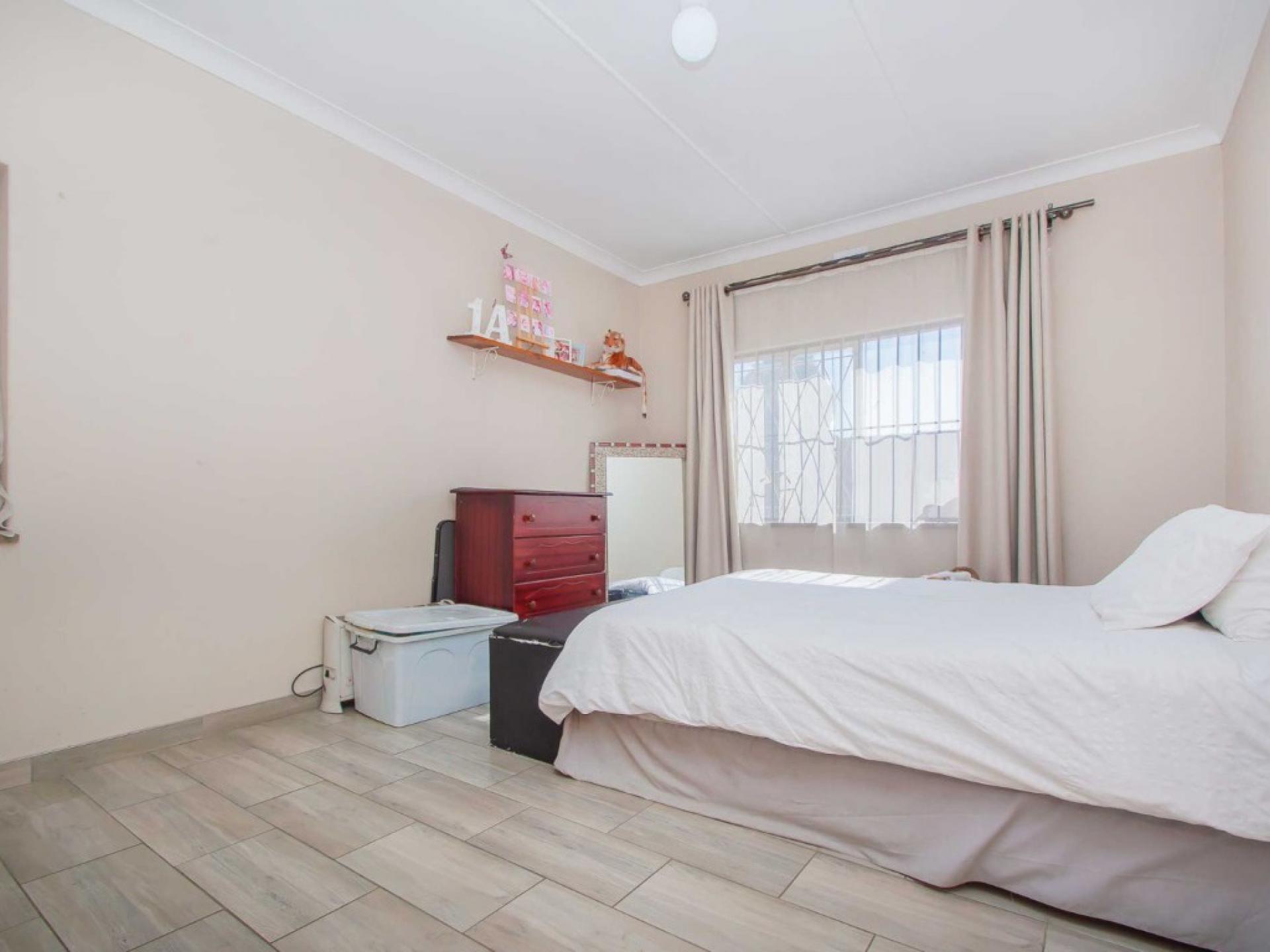  of property in Florida Lake