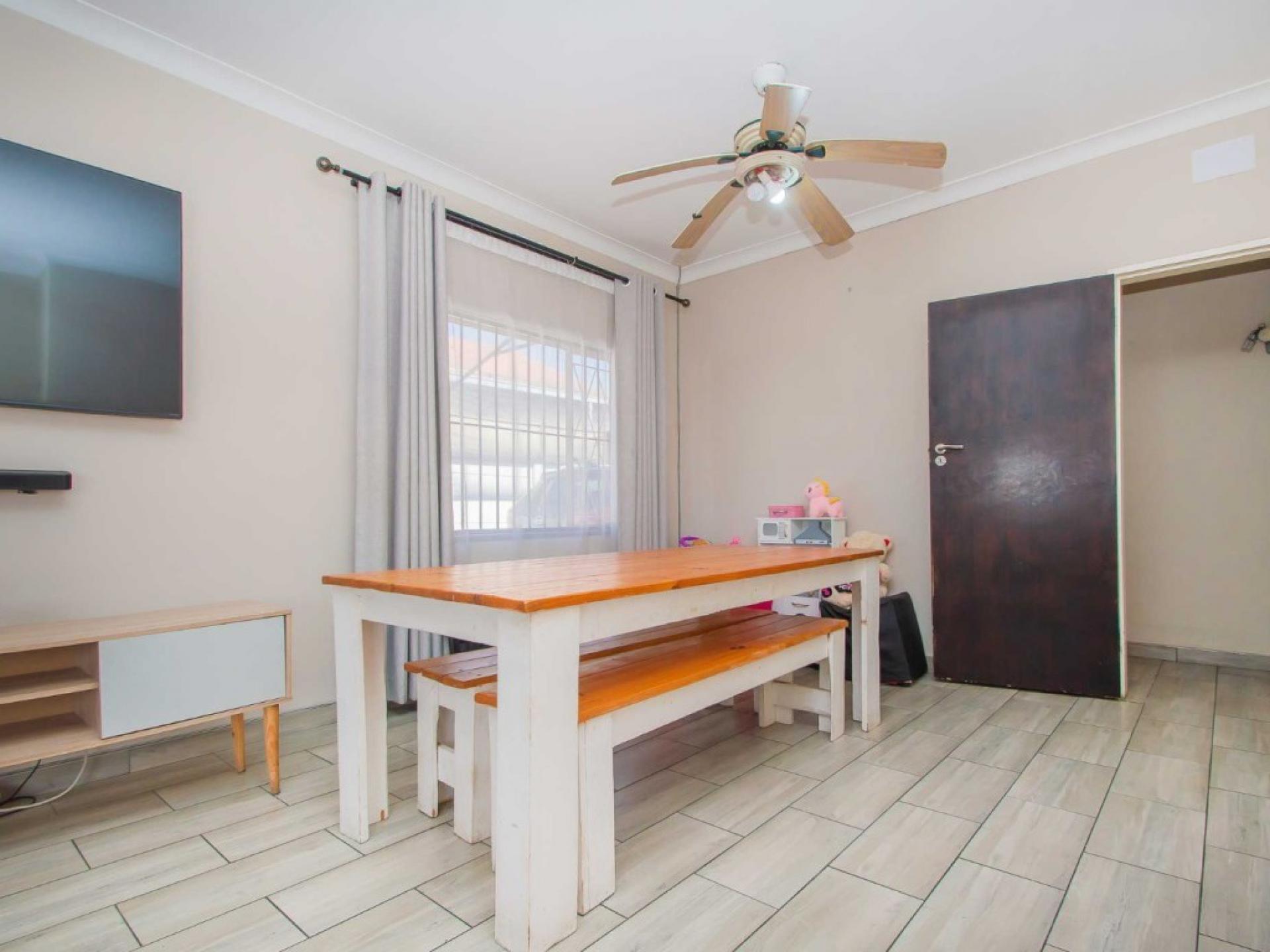  of property in Florida Lake