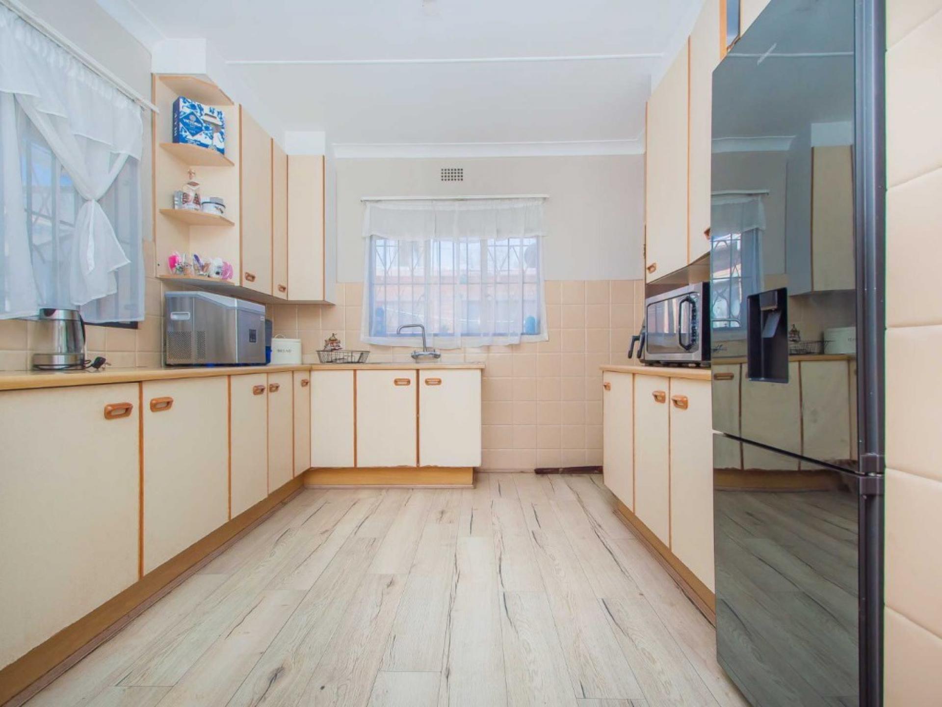  of property in Florida Lake