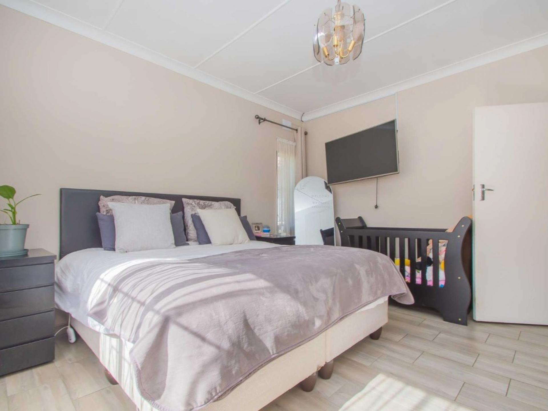  of property in Florida Lake