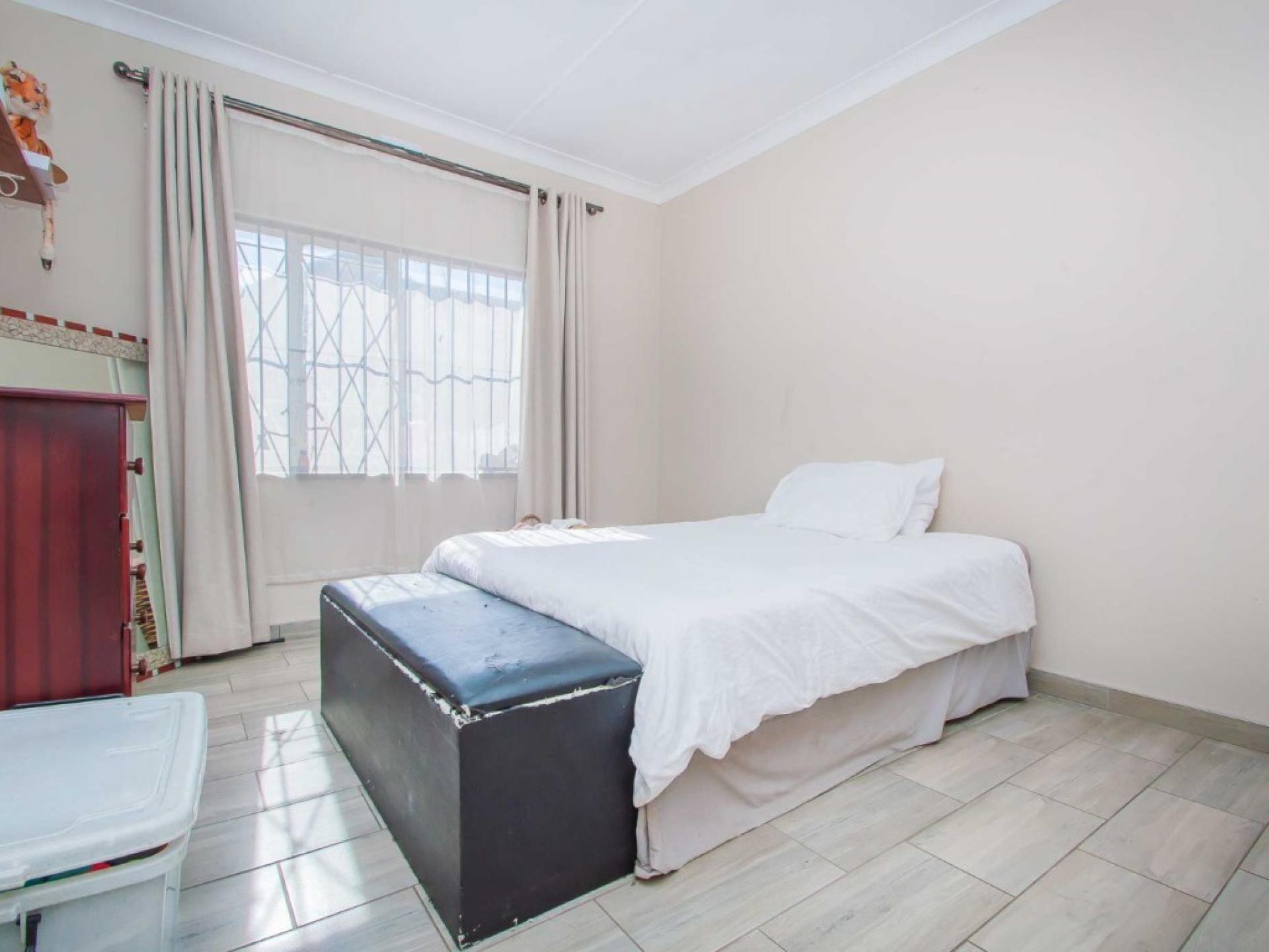  of property in Florida Lake