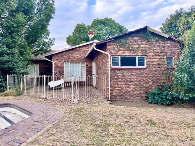 4 Bedroom House for Sale For Sale in Brackenhurst - MR690881