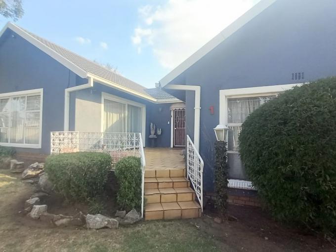 4 Bedroom House for Sale For Sale in The Hill - MR690883