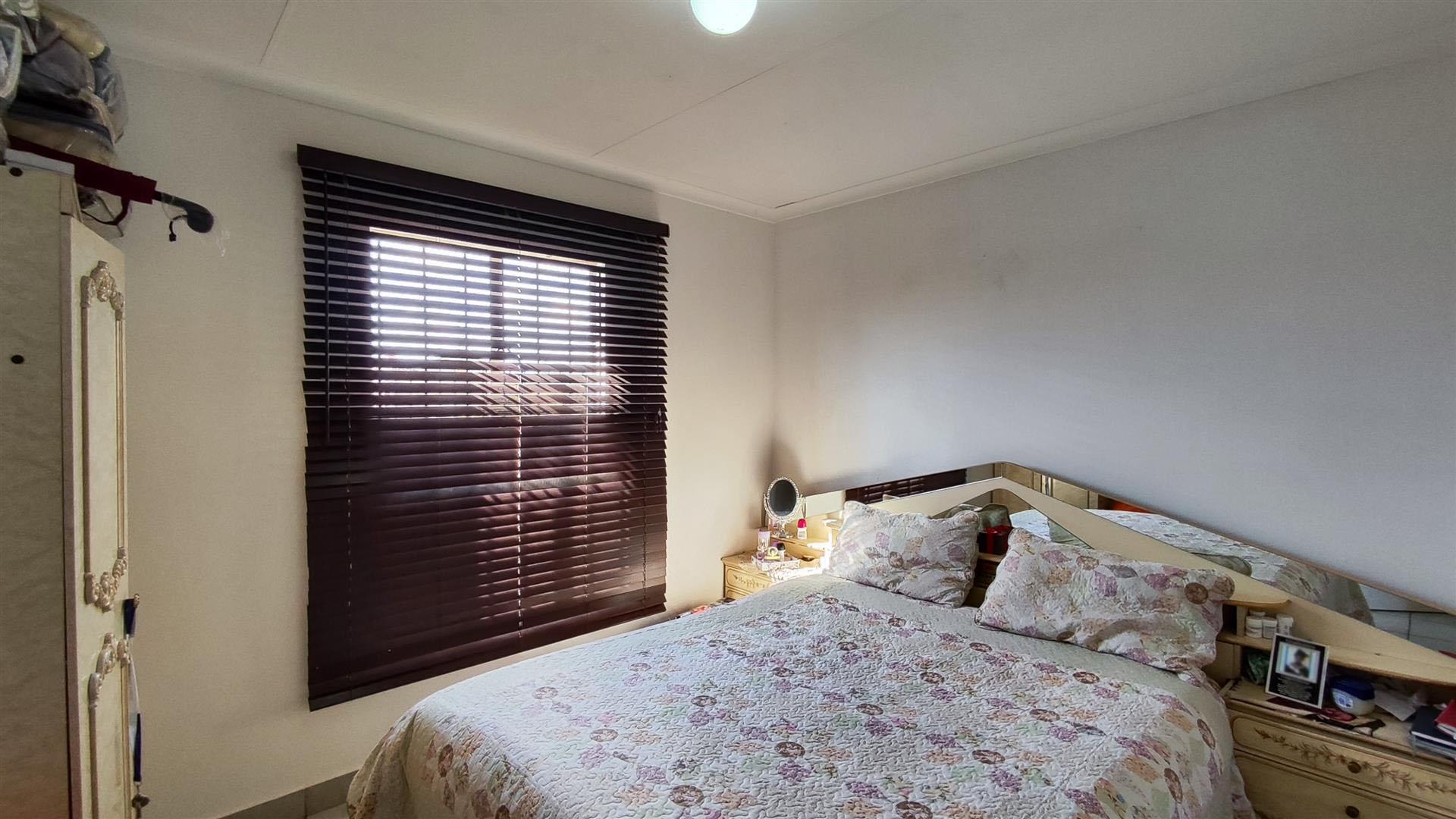 Bed Room 2 - 10 square meters of property in Savanna City