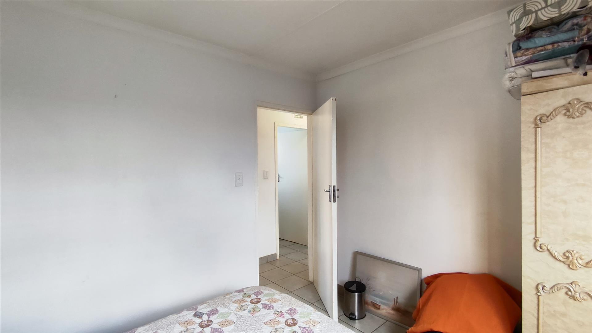 Bed Room 2 - 10 square meters of property in Savanna City