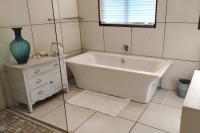  of property in Sandbaai