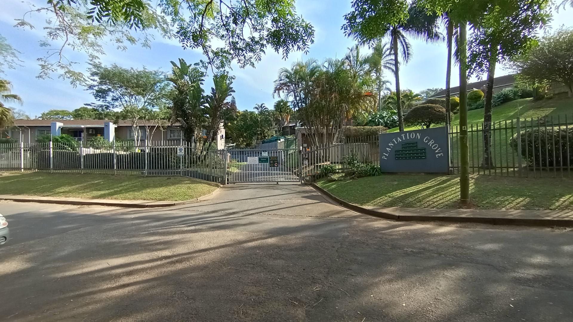 Front View of property in Amanzimtoti 