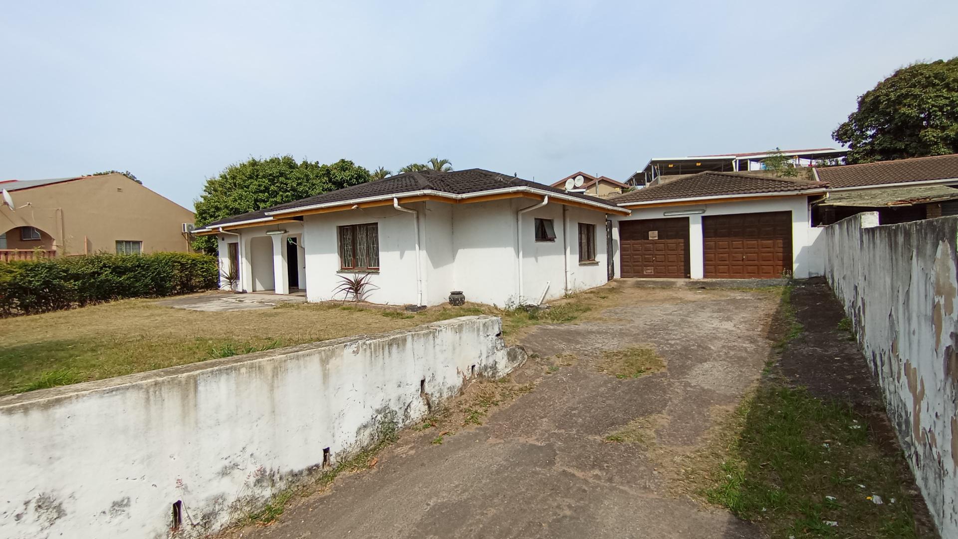 Front View of property in Dawncrest