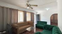 Lounges - 31 square meters of property in Dawncrest