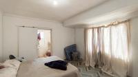 Main Bedroom - 22 square meters of property in Dawncrest