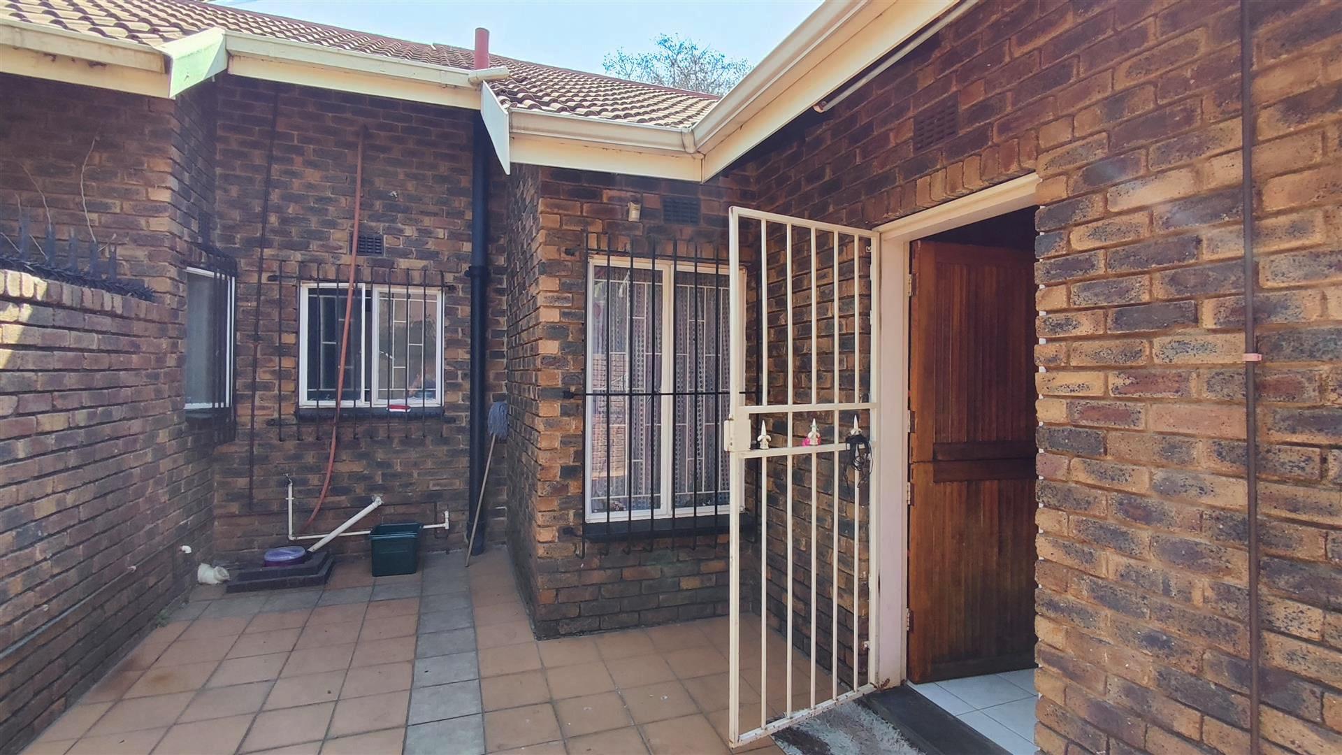 Backyard of property in Birchleigh North