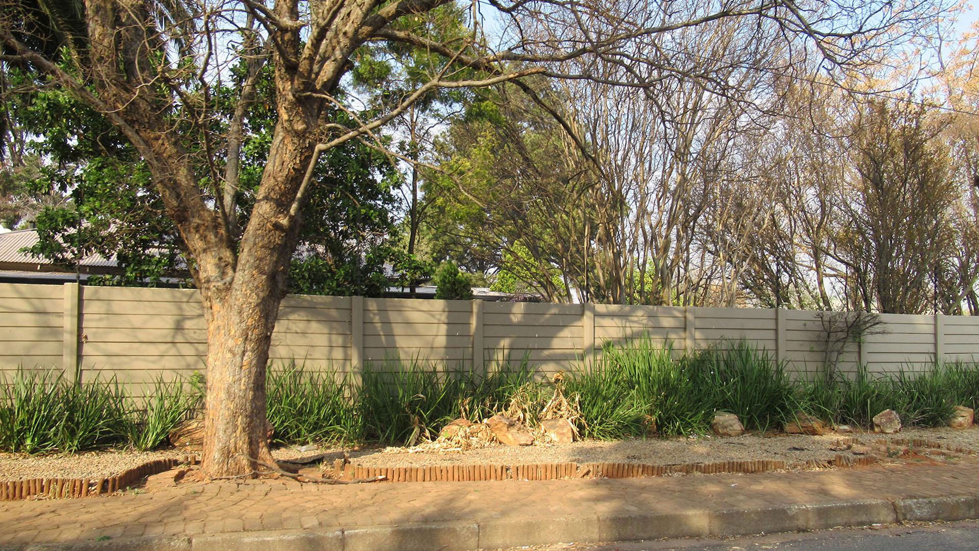 Front View of property in Roodepoort